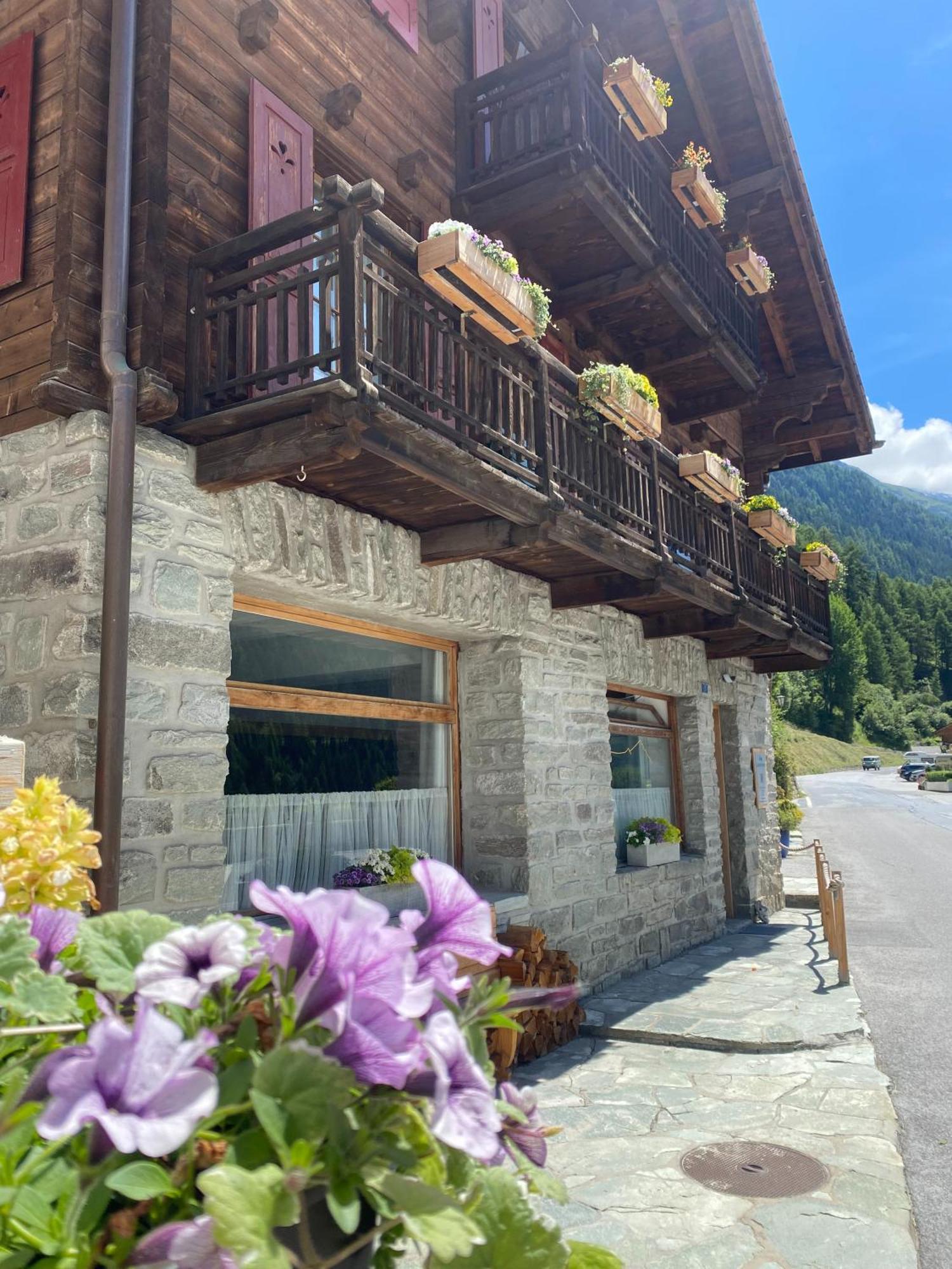 La Bergere Hotel Ayer ภายนอก รูปภาพ